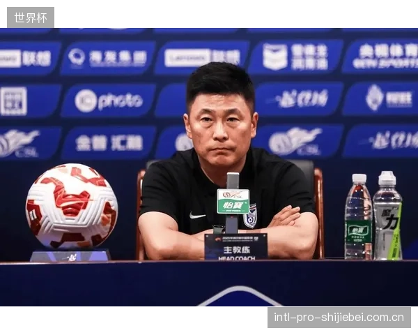 大连英博半程逆袭，主帅李国旭以高效反击战术带队积22分冲入三甲。